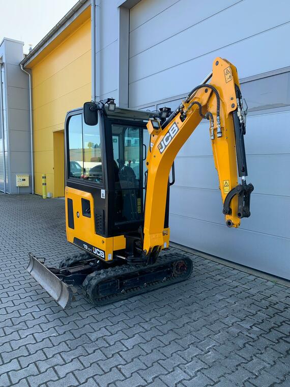 JCB 19C | ROK 2023 | 800 MOTOHODIN |