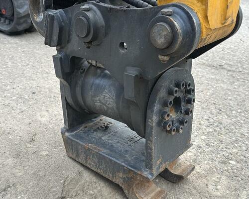 JCB 35Z - pouze 600mth, Powertilt nebo hydraulická svahovka
