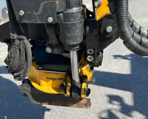 JCB 35Z s naklápěcím rotátorem Engcon, centr.mazání, A/C