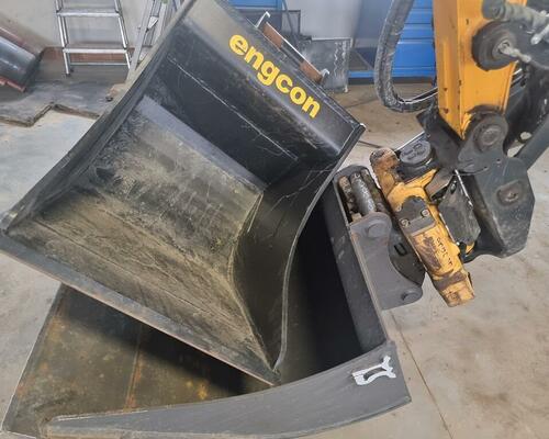 JCB 35Z s naklápěcím rotátorem Engcon, centr.mazání, A/C