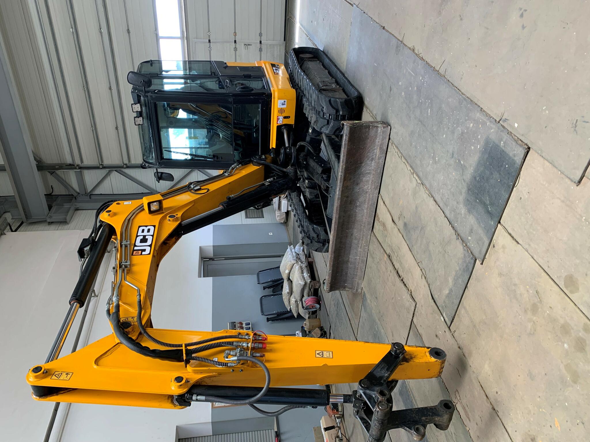 JCB 67C-1