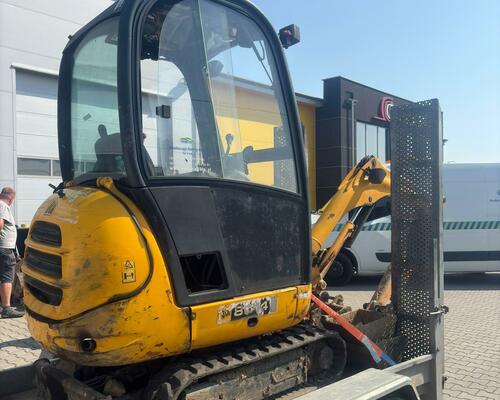 JCB 8014