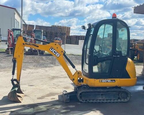 JCB 8016