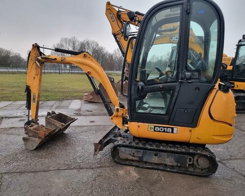 JCB 8018 2009 - 4350mth - 3 lžíce - Rezervace