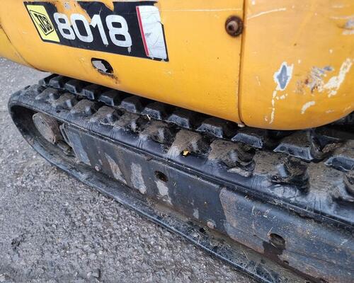 JCB 8018 2009 - 4350mth - 3 lžíce - Rezervace