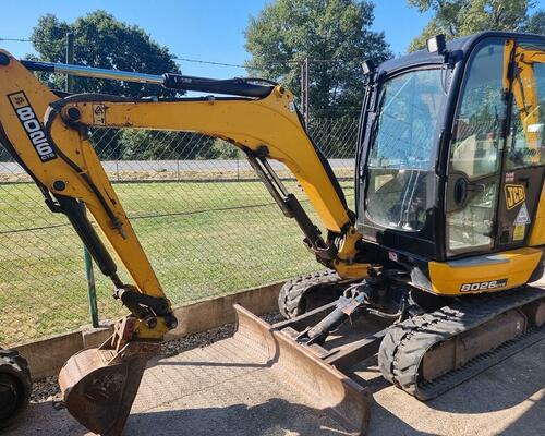 JCB 8026 - stroj z provozu, nové pásy
