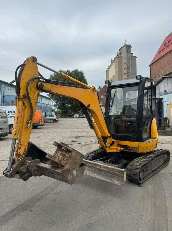 JCB 8032