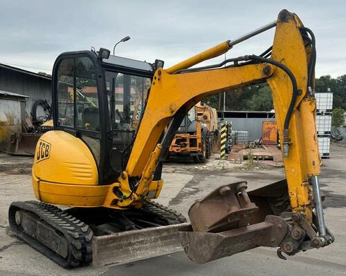 JCB 8032