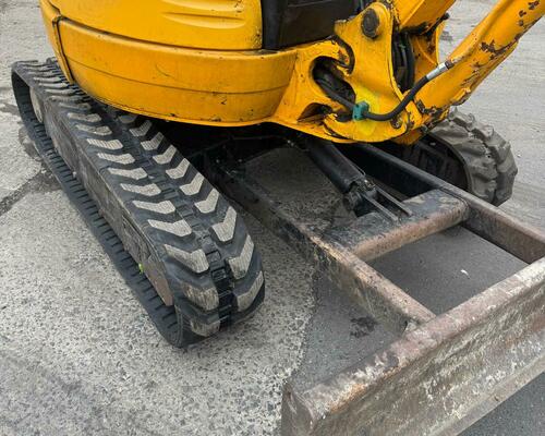 JCB 8032