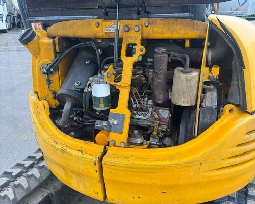 JCB 8032