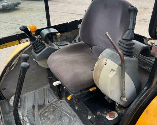 JCB 8032