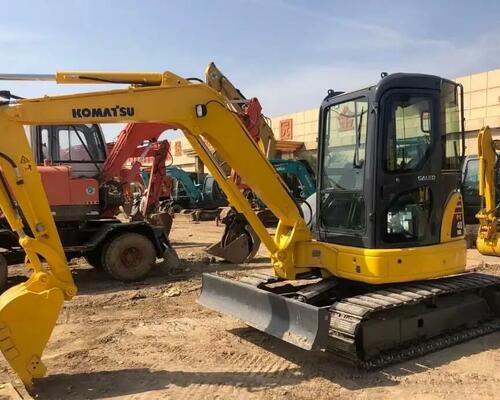 KOMATSU PC40MR