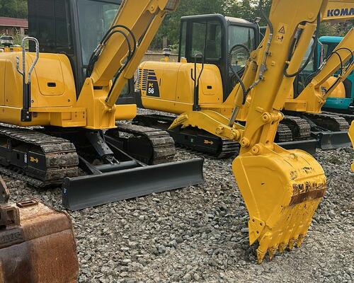 KOMATSU PC56