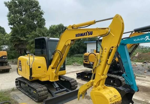 KOMATSU PC 56