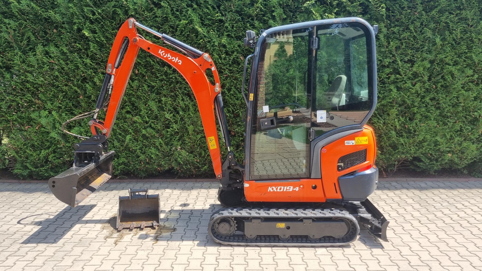 Kubota kx019-4 hyd svahovka +podkop pouze 1900 mth