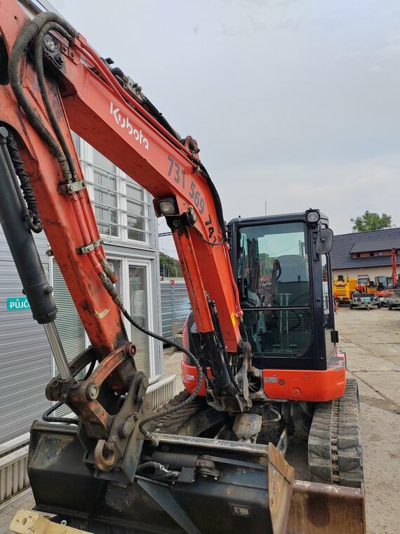 Kubota U55-4