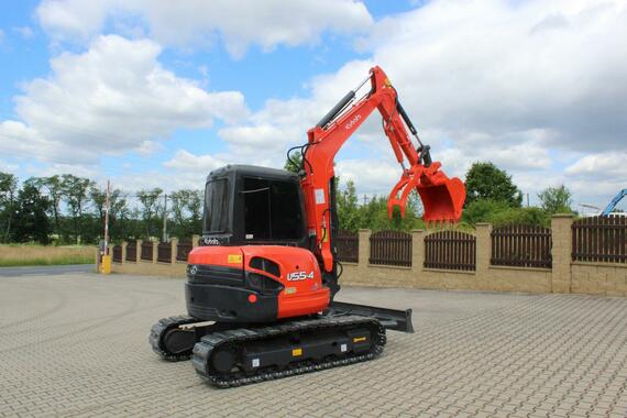 KUBOTA U55-4