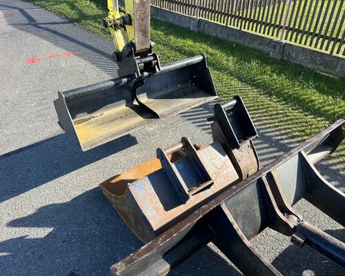 Mini bagr Yanmar VIO 50 bez přesahu zádě, 3x lžíce