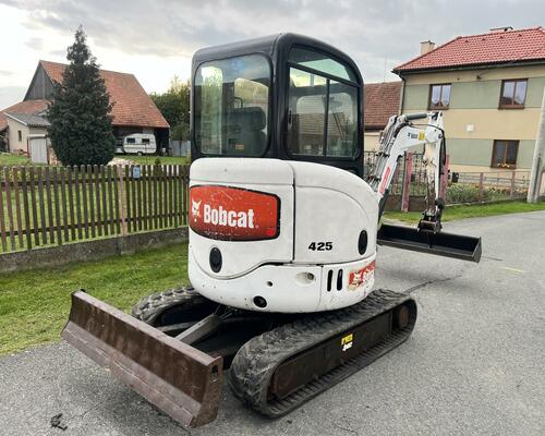 Minibagr Bobcat 425 G bez přesahu zádě, 2,7t