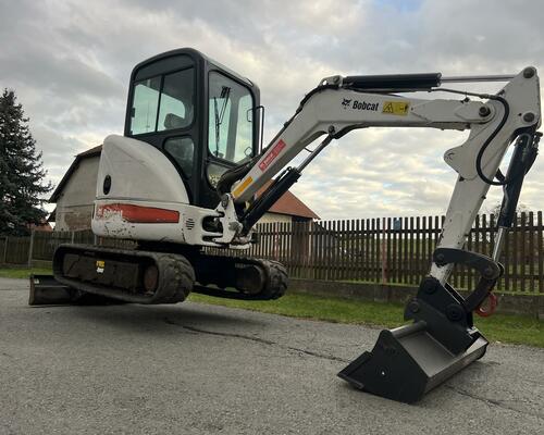 Minibagr Bobcat 425 G bez přesahu zádě, 2,7t