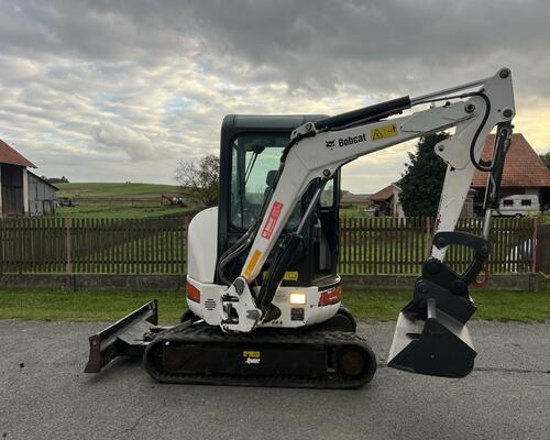 Minibagr Bobcat 425 G bez přesahu zádě, 2,7t
