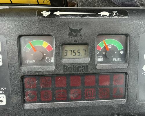 Minibagr Bobcat 425 G bez přesahu zádě, 2,7t