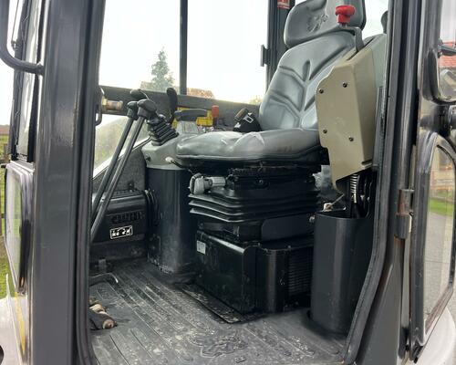 Minibagr Bobcat 425 G bez přesahu zádě, 2,7t