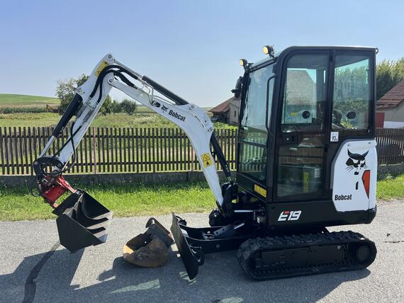 Minibagr Bobcat E19/hyd.podvozek/ powertilt / 2019