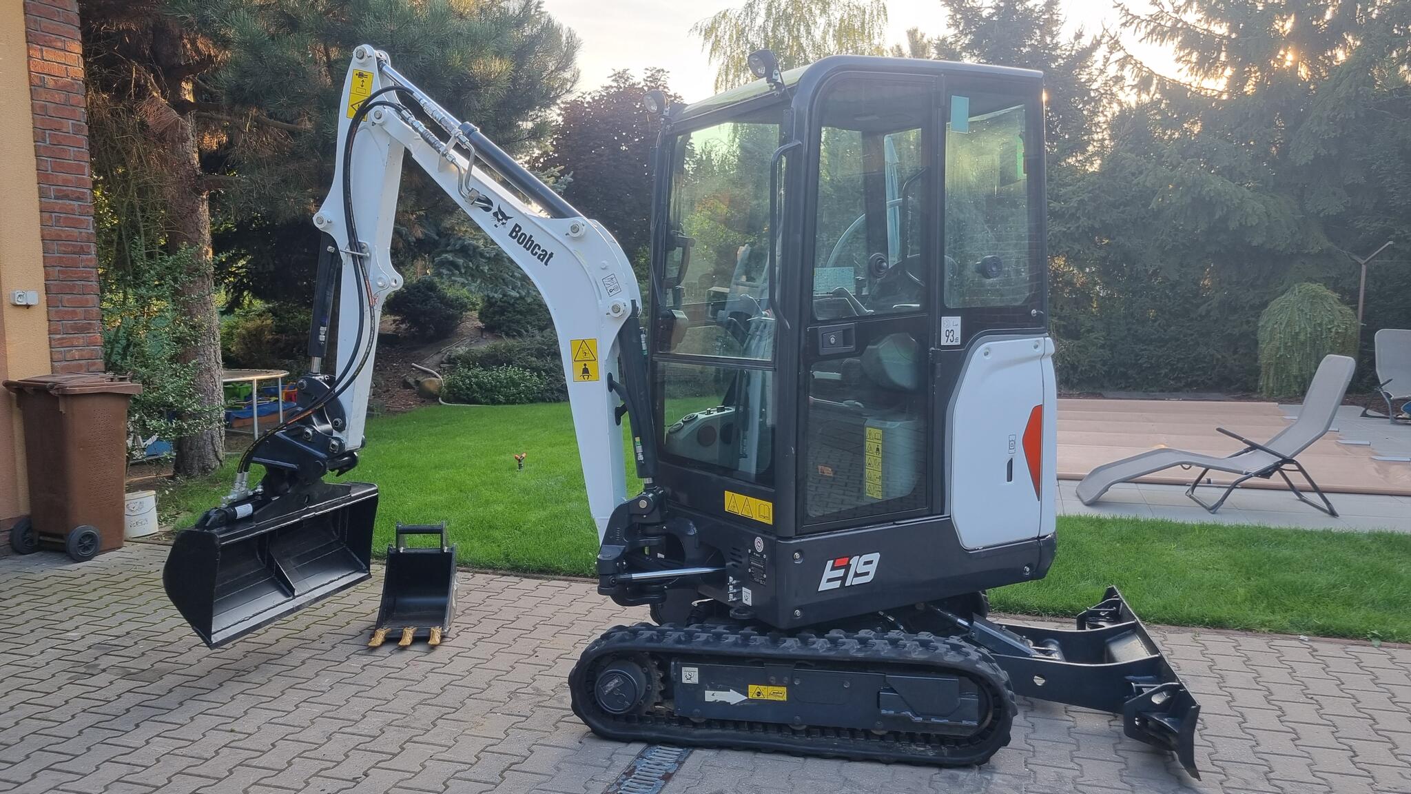 Minibagr Bobcat E19 pouze 300Mth stav jako nový