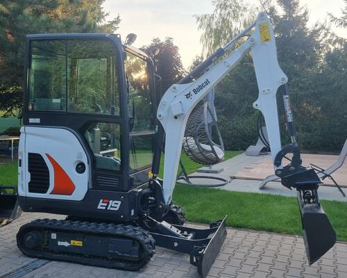 Minibagr Bobcat E19 pouze 300Mth stav jako nový