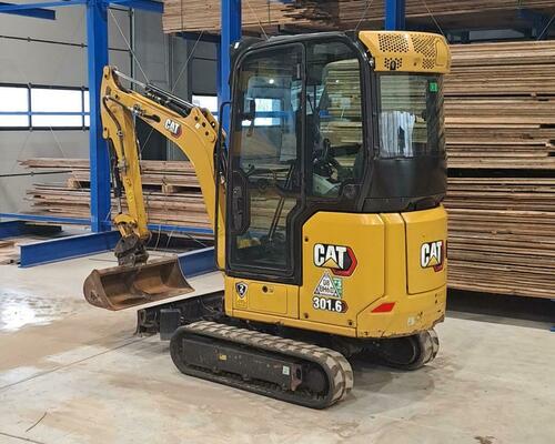 Minibagr CAT 301.6, r.v. 2022, 1325 mth, 3x lžíce