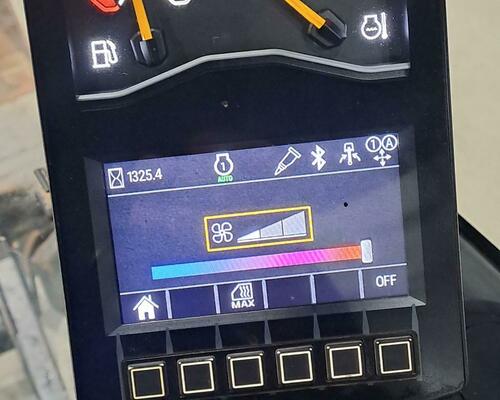 Minibagr CAT 301.6, r.v. 2022, 1325 mth, 3x lžíce