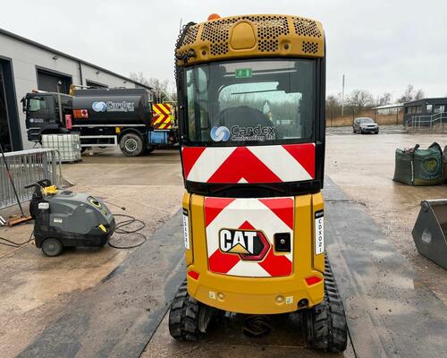 Minibagr CAT 301.8, r.v. 2021, 857 motohodin, svahovka