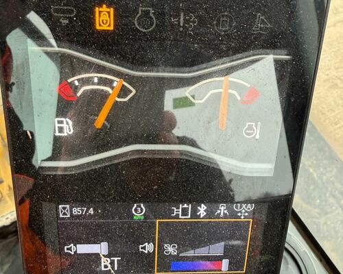 Minibagr CAT 301.8, r.v. 2021, 857 motohodin, svahovka