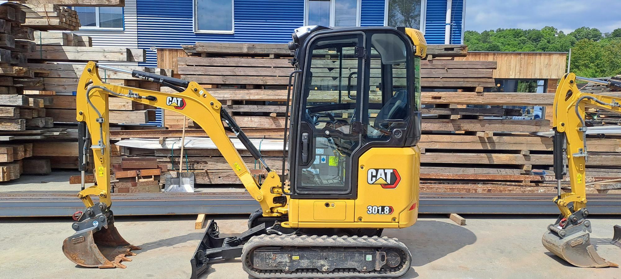 Minibagr CAT 301.8, rok výroby 2022, 563 motohodin, TOP