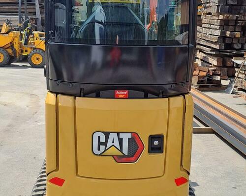Minibagr CAT 301.8, rok výroby 2023, 530 motohodin, TOP