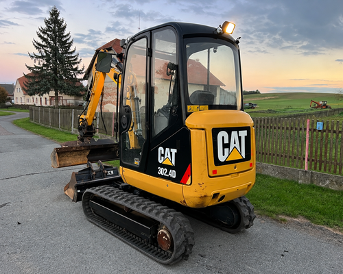 minibagr CAT 302.4 hyd.svahovka+2x podkop, 2,5t