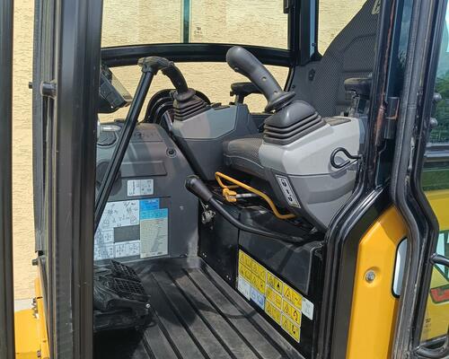 Minibagr CAT 303,5 CR 07A - r.v. 2022 - klima