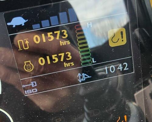 Minibagr JCB 57C-1, r.v. 2020, 1573 mth, nové pásy Minibagr JCB 57C-1, r.v. 2020, 1573 mth, nové pásy