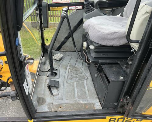 Minibagr JCB 802.4 / 2x lžíce / 2,5t / 2005