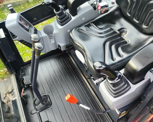 Minibagr Kubota KX016-4, rok 2016, 2100mth, roztah. pásy TOP