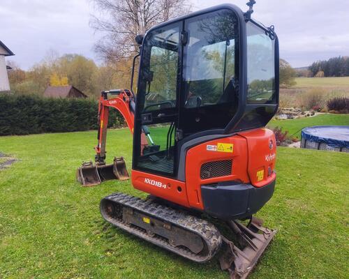 MINIBAGR KUBOTA KX018-4 | ROK 2021 | 2 300 MTH | ROZTAHOVACÍ PODVOZEK