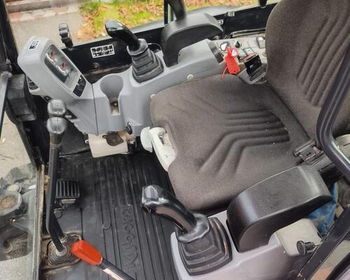 MINIBAGR KUBOTA U27-4 | ROK 2018 | 3 000 MTH | NOVÉ PÁSY