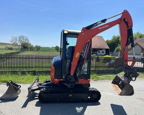 Minibagr Kubota U 27-4 hyd. svahovka+podkop, 2,7t