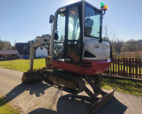 Minibagr Takeuchi TB230, 2500mth, 2,9t, 5x lžíce