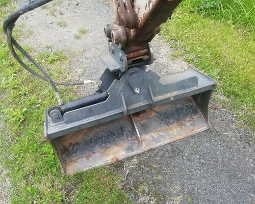 Minibagr Takeuchi TB 014,2x podkop.lžice + hydr. svahovka, rychloupínák