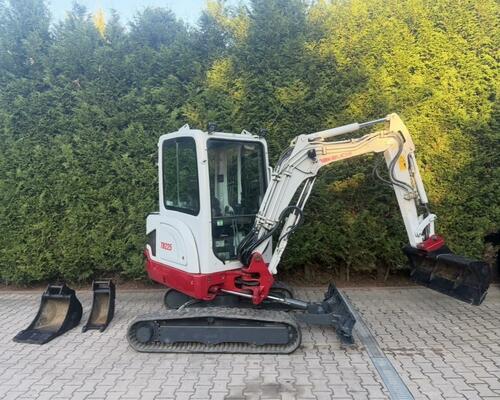 Minibagr Takeuchi TB 225 hyd upínak 3