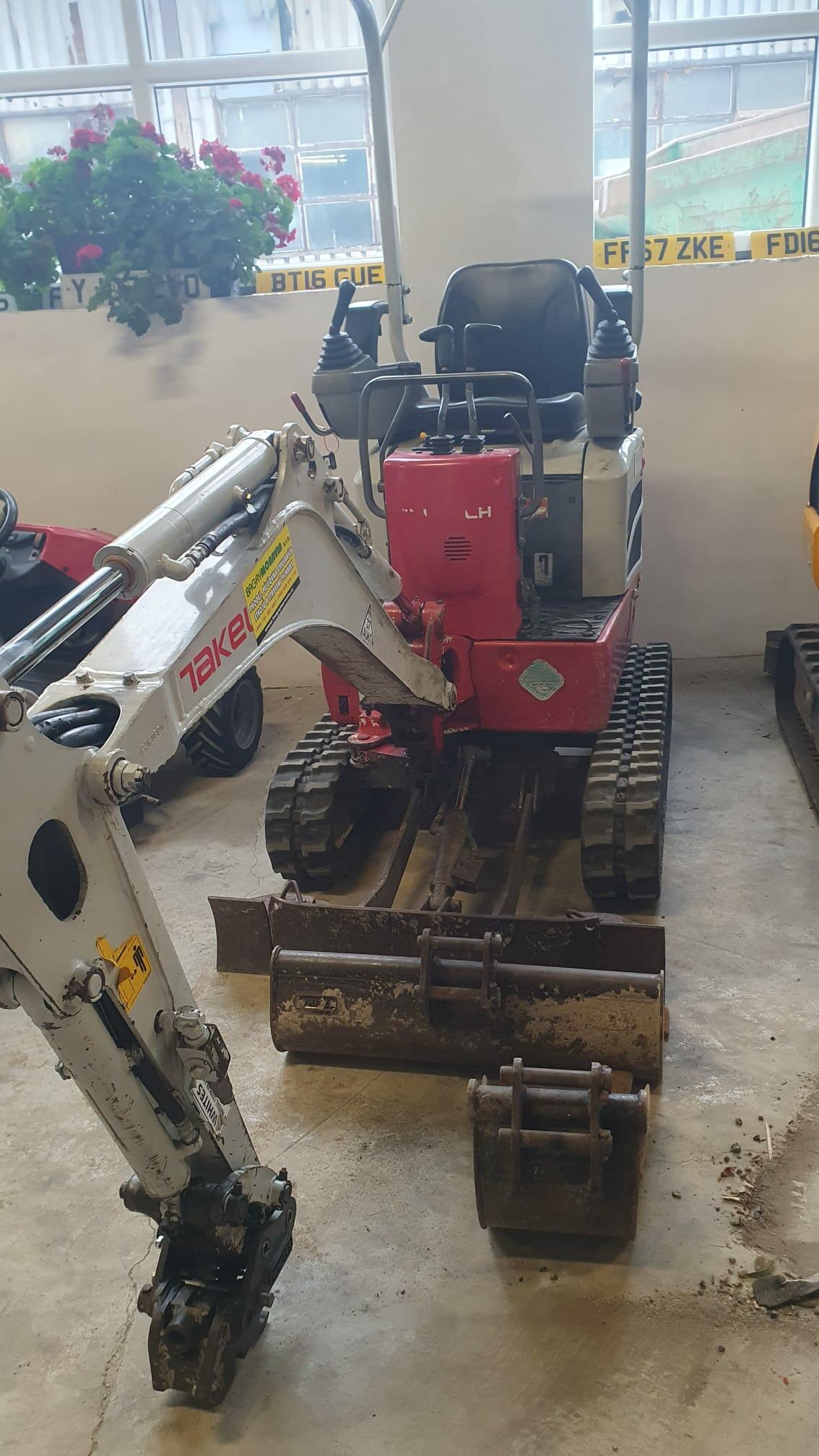 TAKEUCHI TB210R MINIRYPADLO,