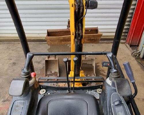 VÝPRODEJ  JCB 8014CTS