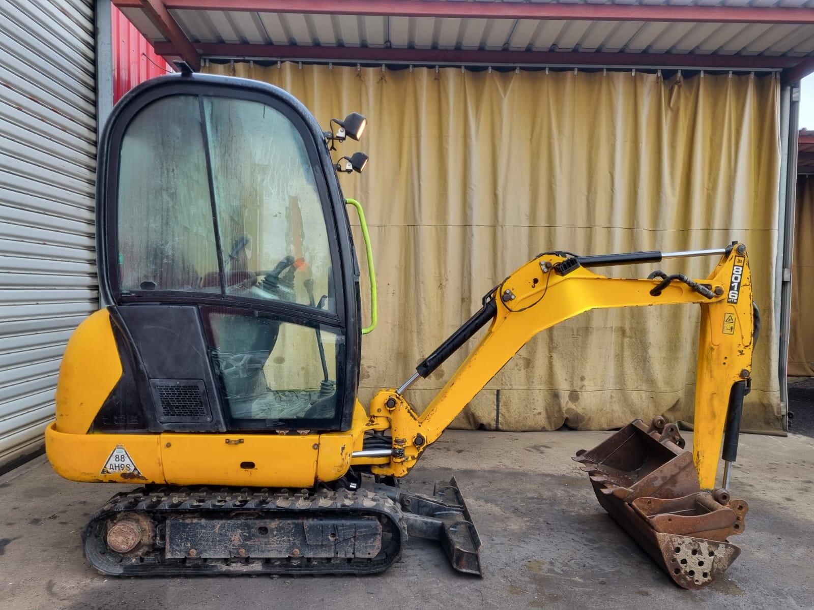 VÝPRODEJ JCB 8016CTS